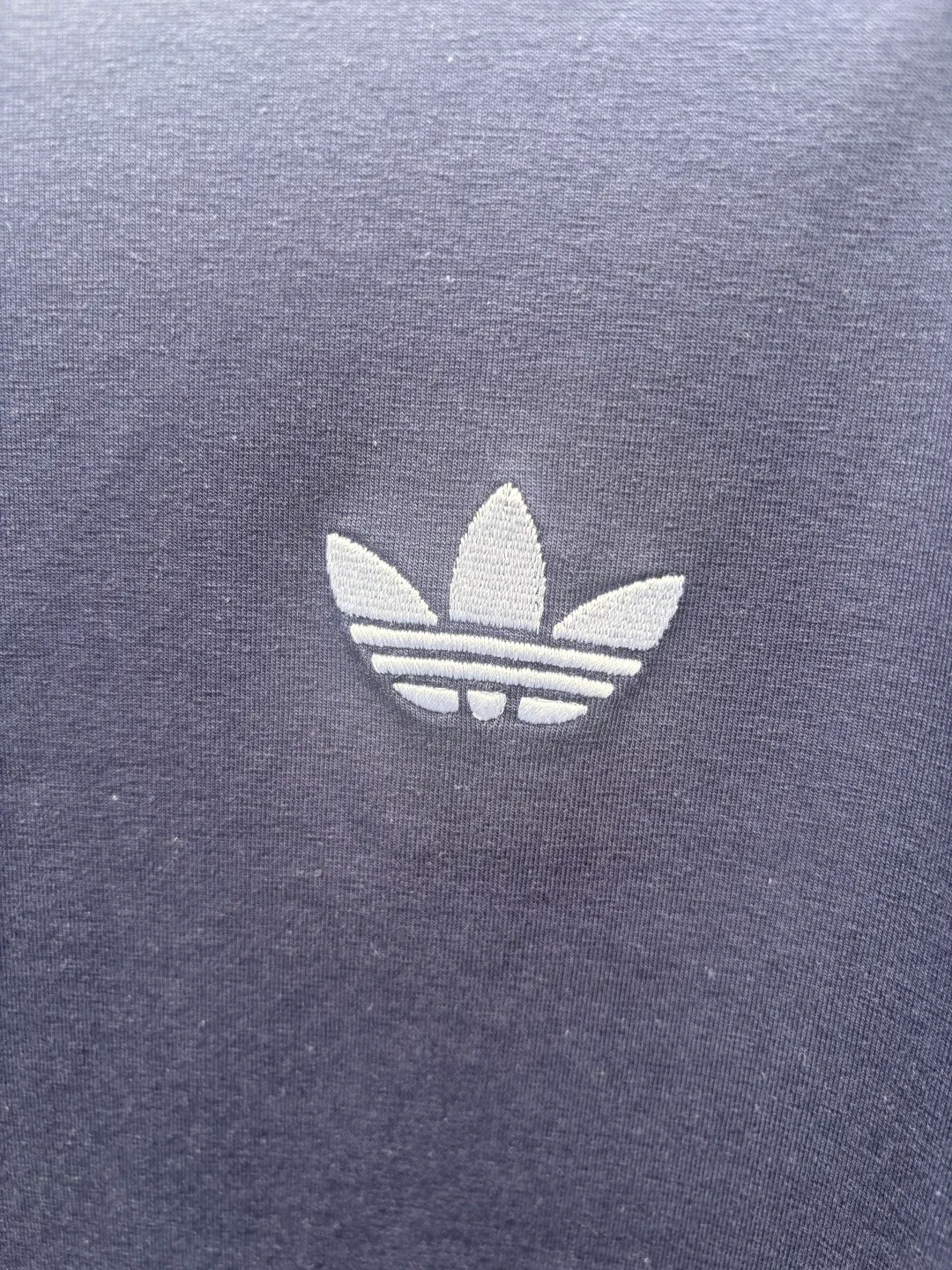 🈴𝟱Color Collection 𝟬𝟱𝟭𝟰𝟴# Exclusive real shot/difference between various stolen pictures and online version on the market [𝗔𝗗𝗜𝗗𝗔𝗦 Adidas Clover Classic Embroidered Couple Round Neck Short Sleeve 𝗧 Shirt] ✅Full set of 1:1 customized accessories ➕Customized three-label ➕𝗬𝘂𝗮𝗻 version hang tag ➕𝗹𝗼𝗴𝗼 packaging bag 🔥 ➕Scan the tag to enter the official website. ✅Top Original version, ins Xiaohongshu has many bloggers wearing it. Clover's latest 5-color T is really Korean casual style ➕Classic Versatile❤️ Skin-friendly and Breathable, super comfortable for daily wear. The clover logo on the chest is very recognizable. 3D three-dimensional tailoring. The upper body is crisp and stylish. The fit is loose. It covers the flesh and makes you slim. It perfectly modifies the figure. The full set of accessories is customized in a one-to-one mold, striving for excellence. Good Quality is never just talk! Color: White Pink Light Gray Green Black Tibetan Blue Size: S M L XL XXL